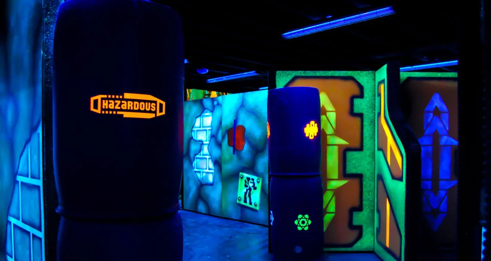 Indoor laser tag: game scenarios